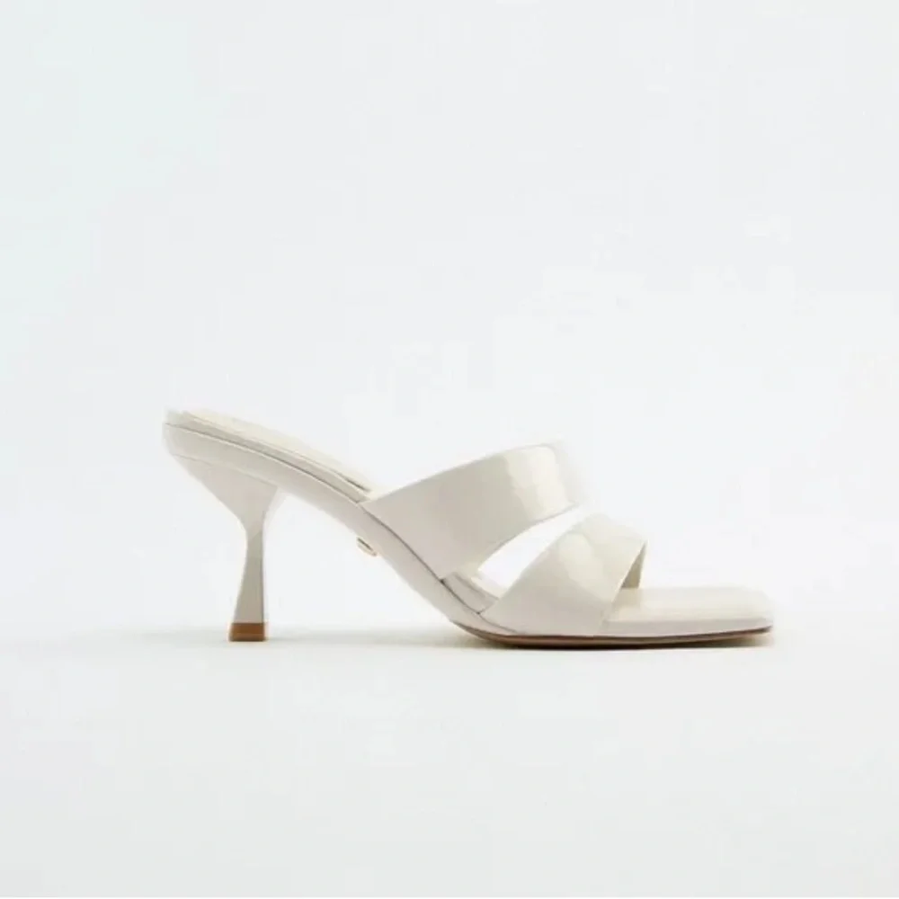 NWT. Zara White Padded High Heel Sandals. Size 6.